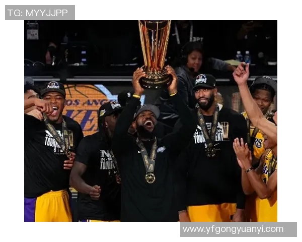 2020年NBA总决赛第三场湖人与热火的激烈对决回顾与精彩瞬间分析