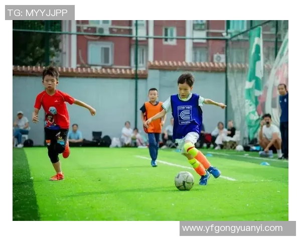 两个小孩子的足球明星如何平衡家庭与事业的挑战与乐趣